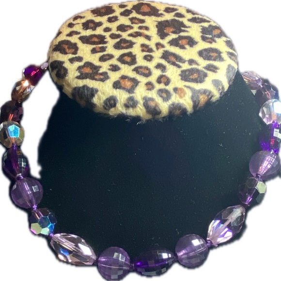 Vintage purple crystal beads necklace. - Picture 2 of 5